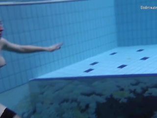 Vízalatti forró lányok úszás meztelen, ingyenes trágár film 2e